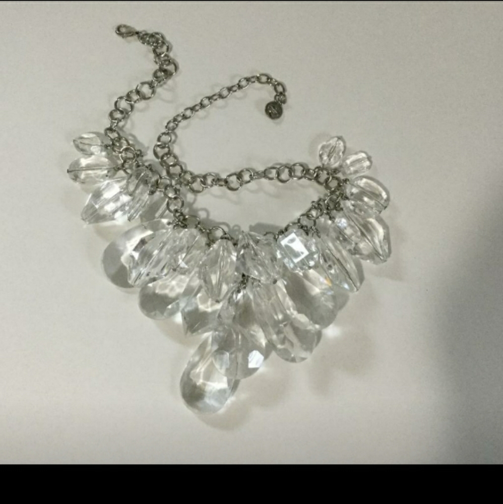 Vintage chunky clear acrylic and silver necklace.